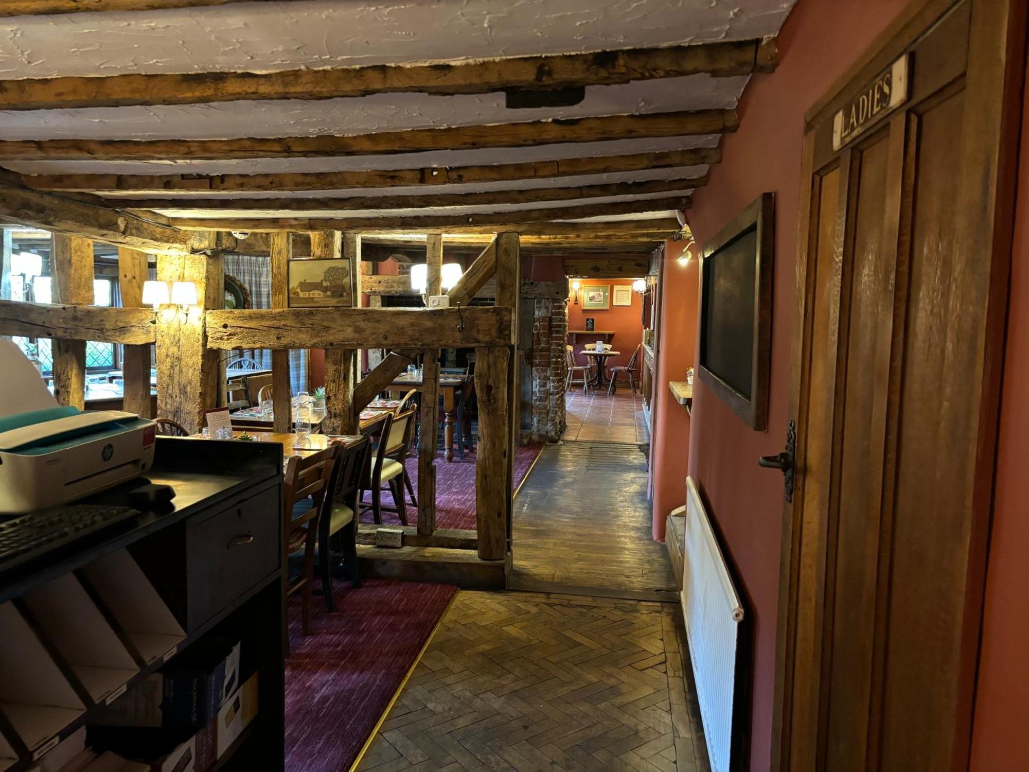 Отель The Red Cow Heydon  Экстерьер фото